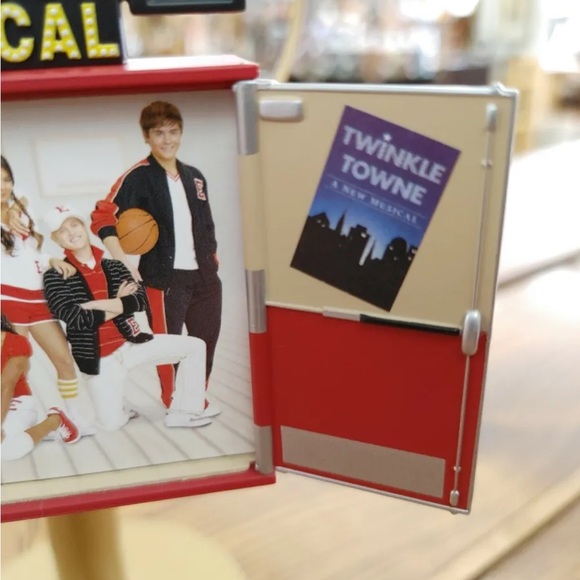 Disney’s High School Musical Hallmark Keepsake - Picture 6 of 10